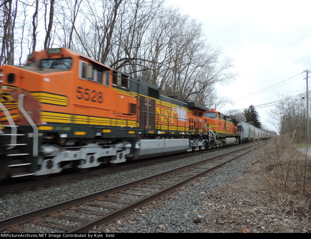 BNSF 5528 